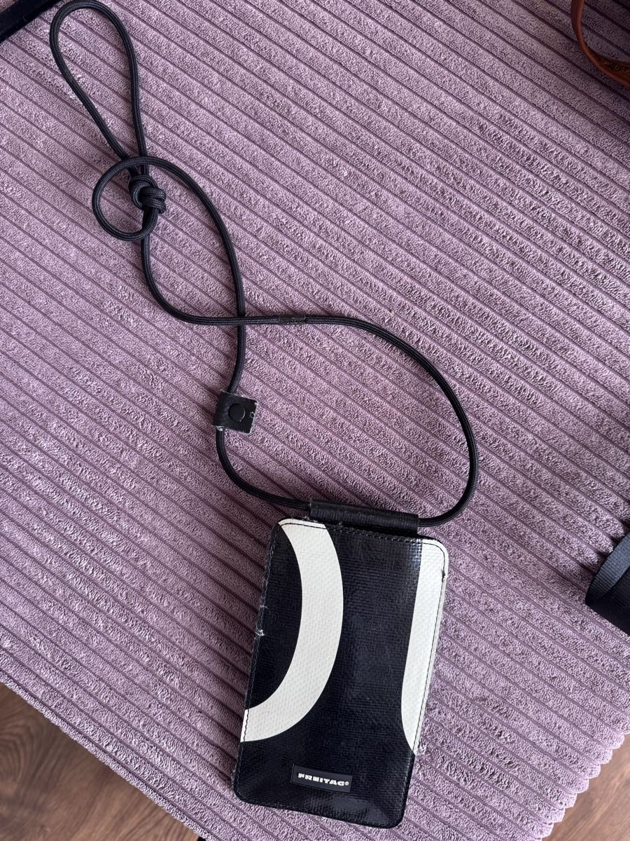 Freitag Cover & Protezioni schermo: Freitag F337 ROBIN Smartphone Hülle – Nuovo (secondo la descrizione) da Zürich venduto da ellajoanag