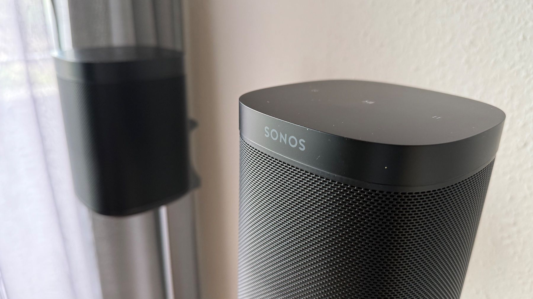 Casse acustiche: Two Sonos One SL (Black) with stands – Usato da Versoix venduto da FatCohiba 1