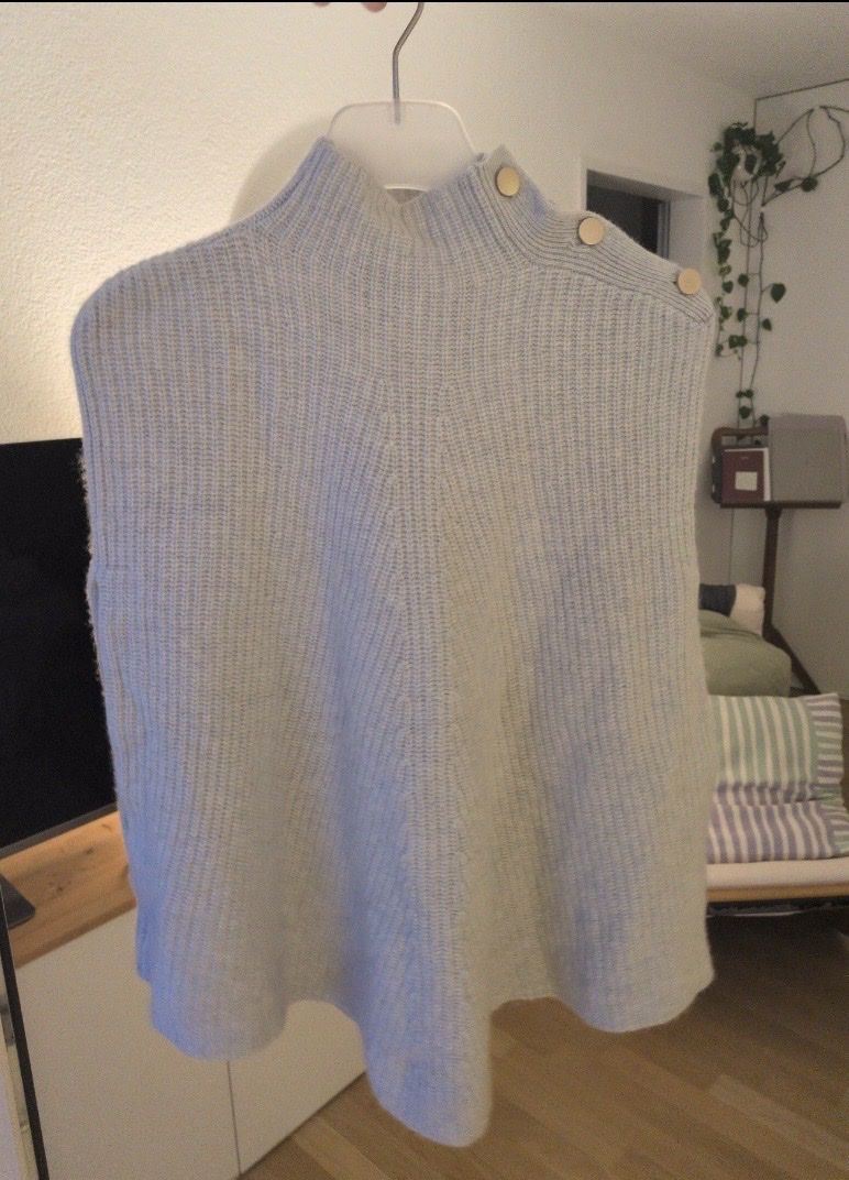 Autres vêtements femmes: Cashmere Cape  – Neuf (Voir description) à jona par paulan94