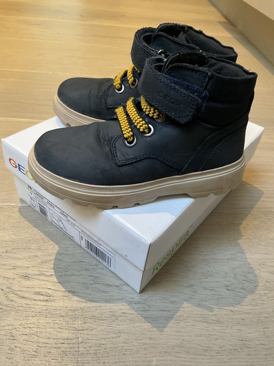 Geox Scarpe per ragazzi: Geox Schuhe gr 26 – Nuovo (secondo la descrizione) da Zürich venduto da TheShips 1