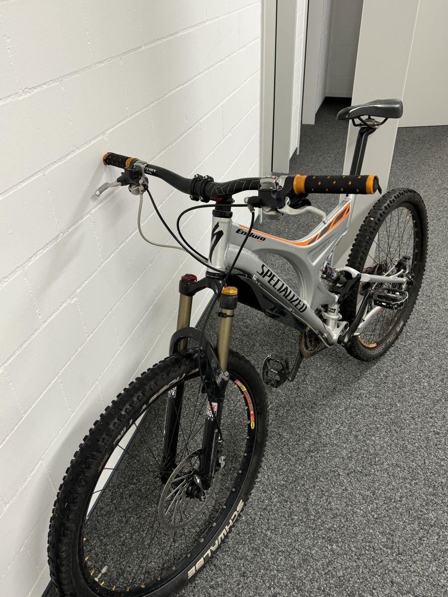 Specialized Velos: Enduro Pro Specialized Bike – Gebraucht aus Pfaffhausen von  1