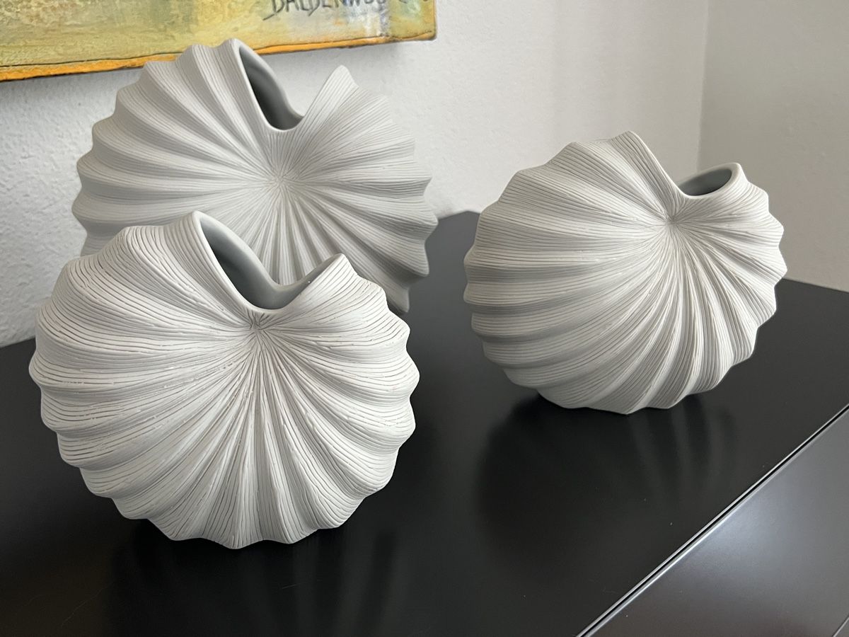Vasi & Recipienti: Set 3 Vasen muschelfoermig grau neuartig – Usato da Winterthur venduto da jen_26cg