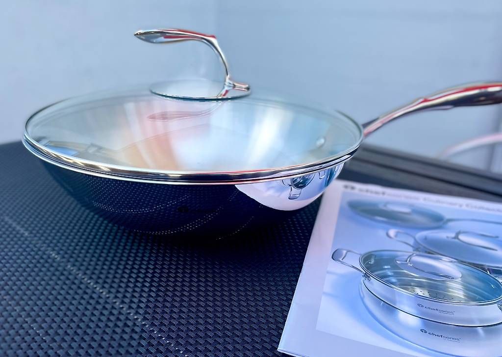 Tupperware Padelle: Wok mit Glasdeckel von Tupperware / Neu – Nuovo e nell'imballaggio originale da Jonschwil venduto da relnheaz