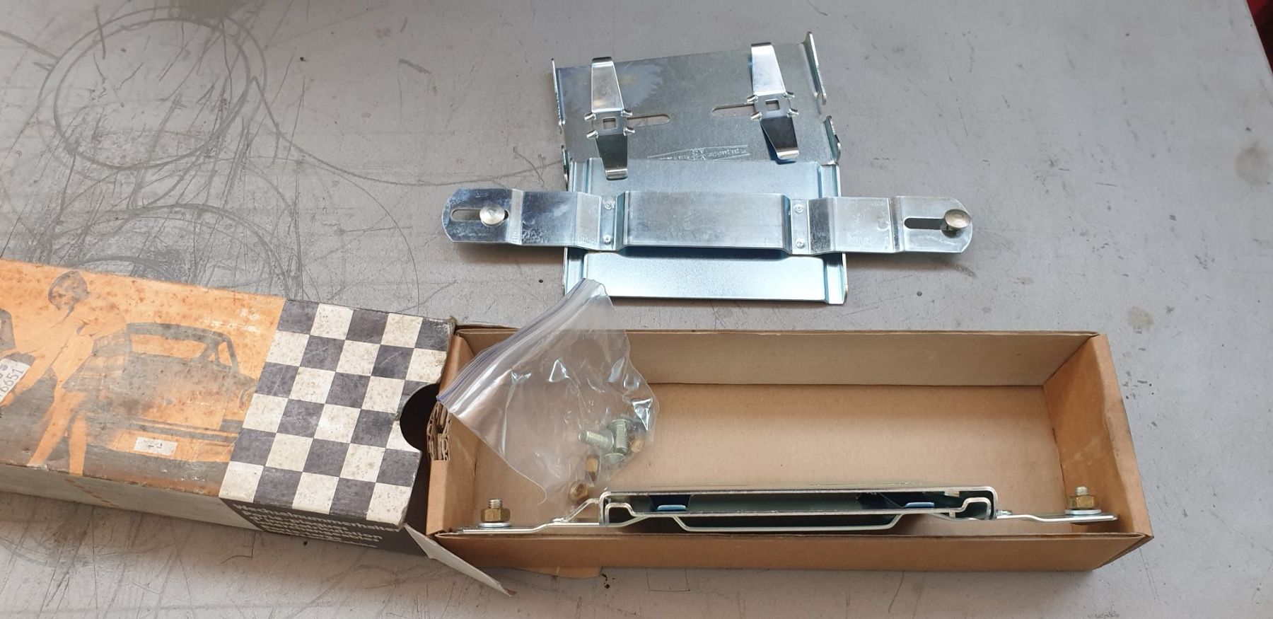 Autres accessoires p. véhicule: Wechselnummernhalter – Neuf avec emballage d'origine à Müllheim Dorf par Linus18 2