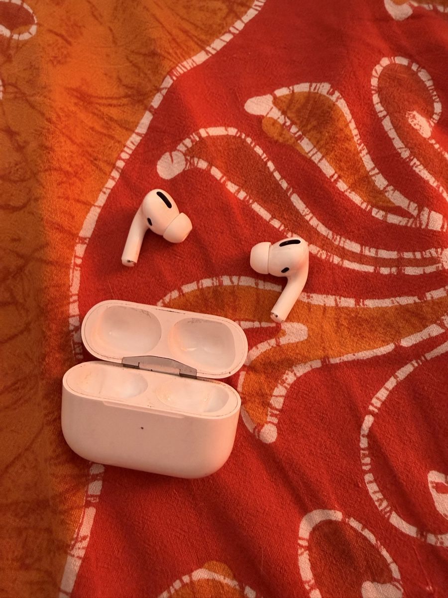 Apple Cuffie: Airpods Pro (laden nicht) – Difettoso da Bern venduto da pat_g5v7 2