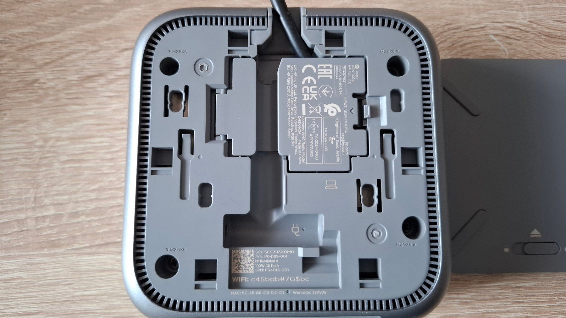 Hewlett Packard Docking station: HP Thunderbolt 4 100W G6 Dock – Usato da Lützelflüh-Goldb venduto da Noir7.pk 7