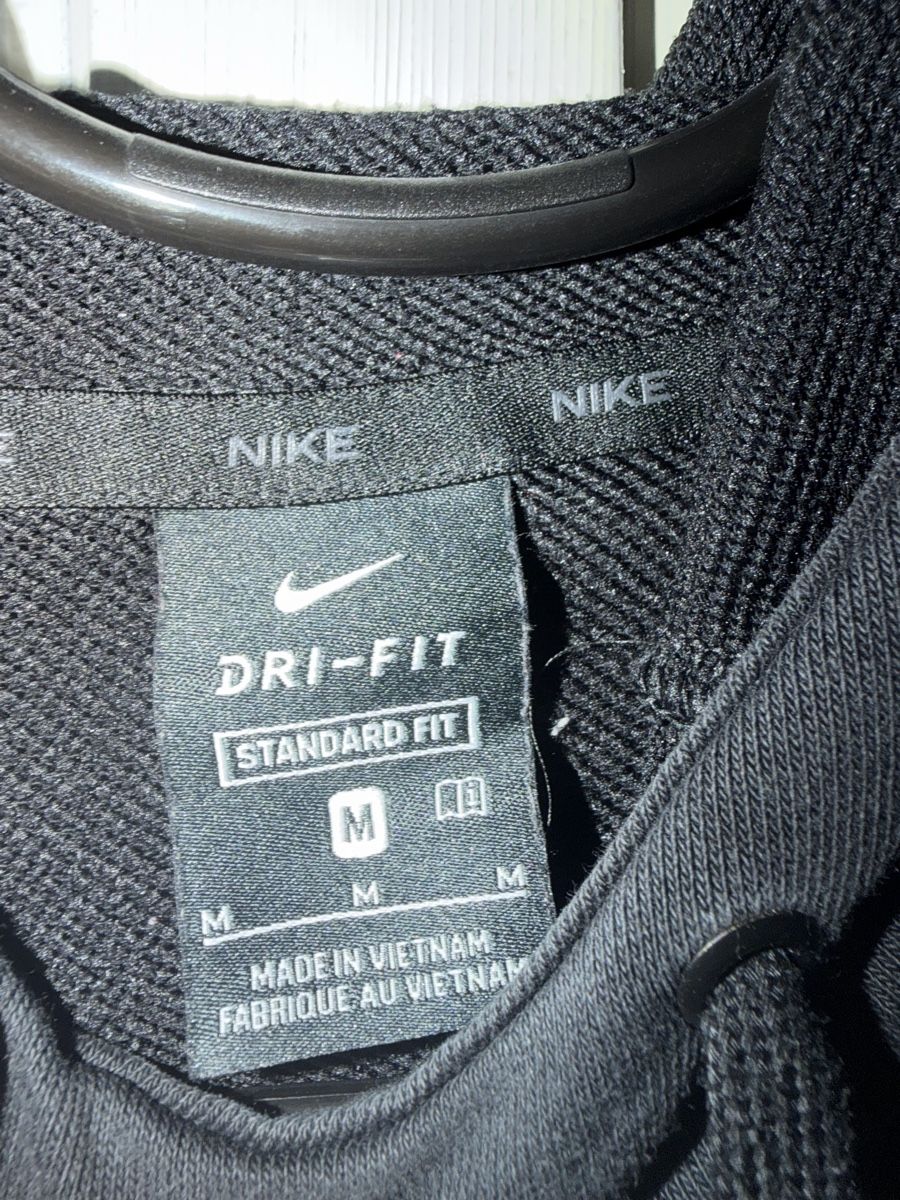 Nike Pullover & Sweatshirts: Schwarzer Nike Hoddie – Gebraucht aus Innertkirchen von shu_v7bj 2