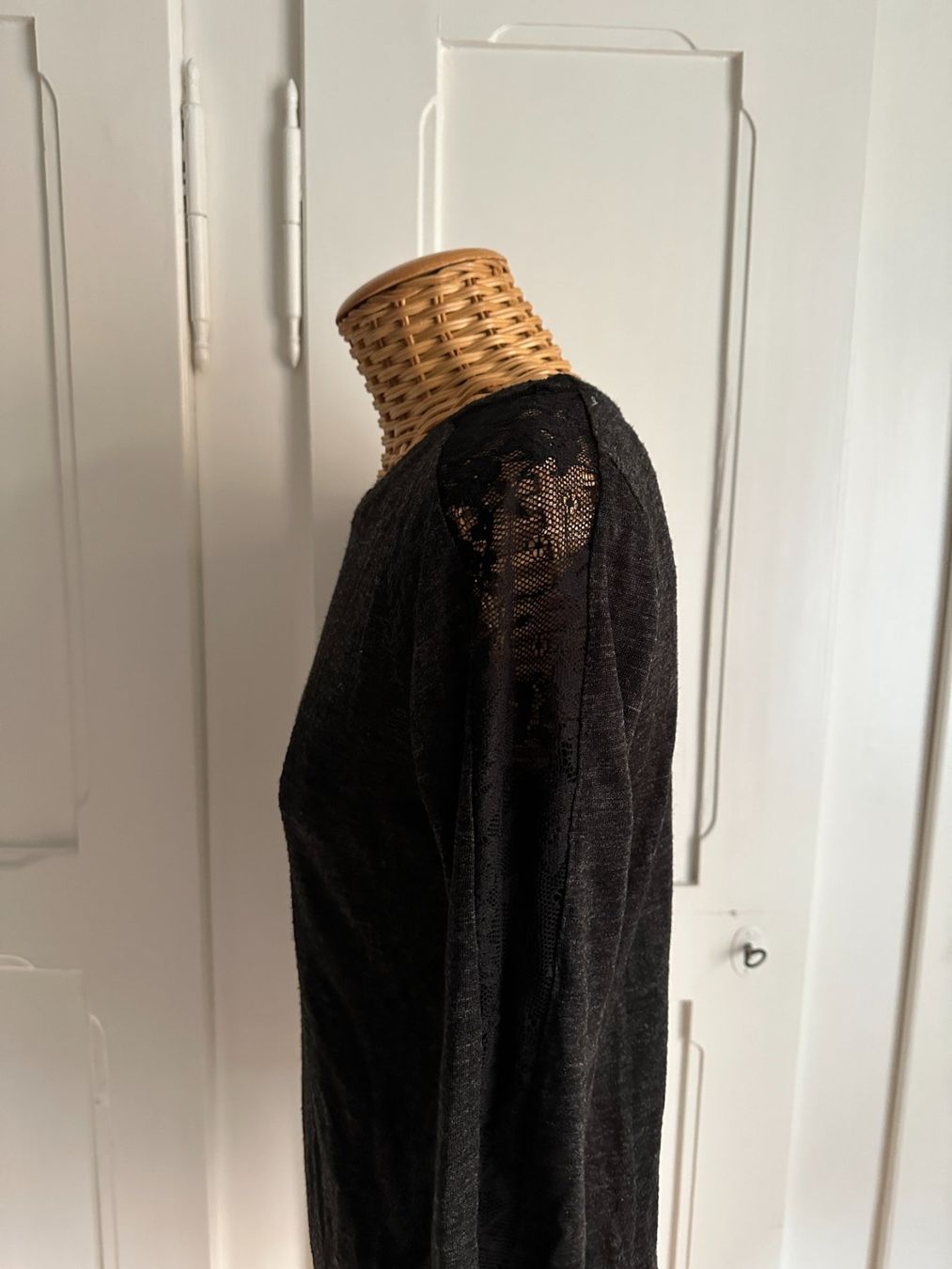 Zara T-shirt: ZARA - Oberteil schwarz mit Spitze S – Usato da Zürich venduto da Diazaio 3