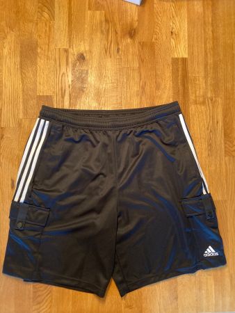 Wie neu Adidas Sportswear TIRO Kurze Sporthose black white