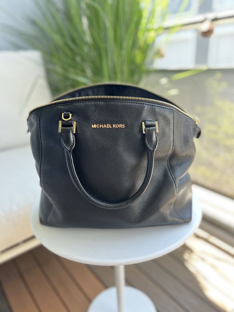 Michael Kors Borse da donna: Michael Kors Leder-Handtasche Schwarz mit Schultergurt – Usato da Zürich venduto da Mariesieger
