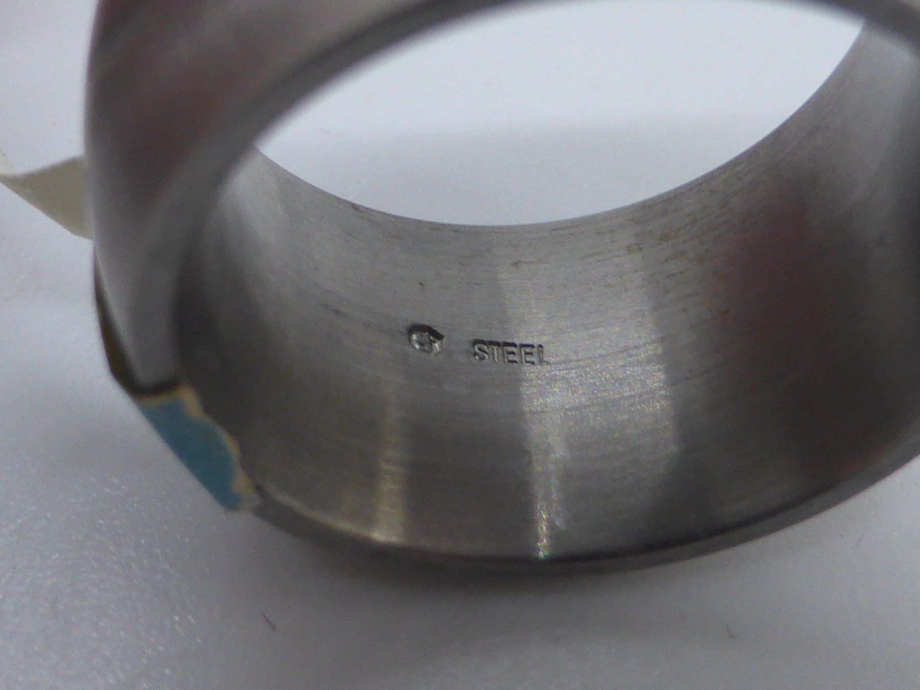 Anelli: Bague en acier large décor brossé – Usato da Porrentruy venduto da Tic-Time 1