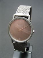 Neue, sehr flache Bauhaus Uhr. Diese Uhr ist ungetragen!