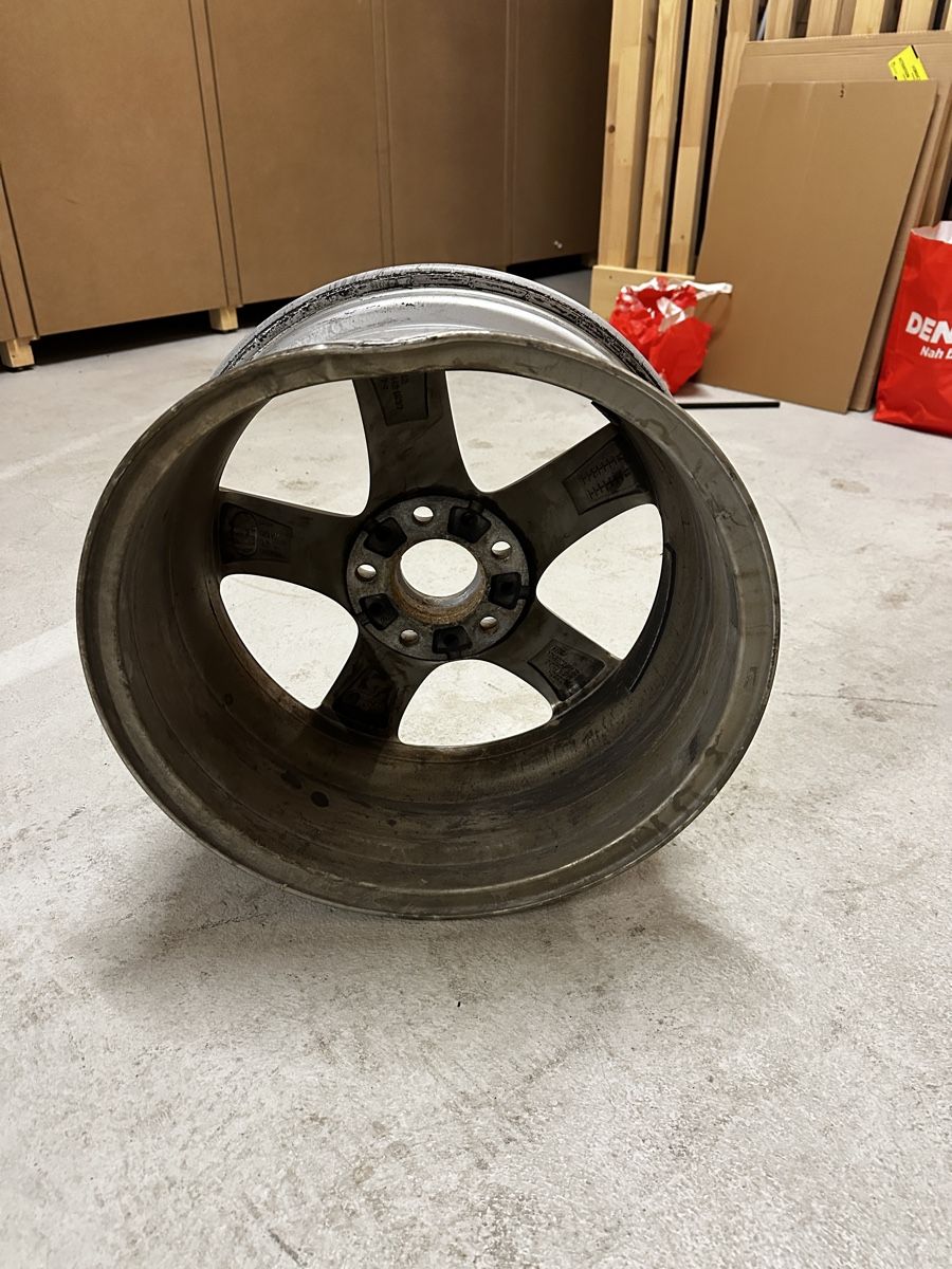 BMW Felgen: Bmw – Defekt aus Scuol von A.S1419 1