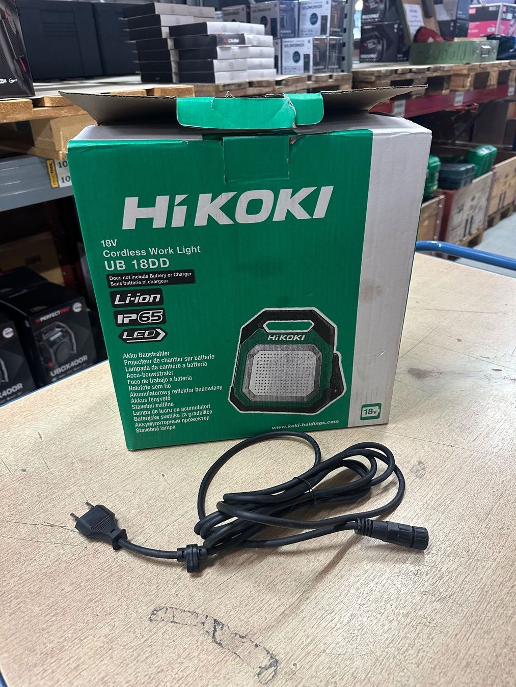 Hitachi Lampen: HIKOKI Akku LED-Baustellenstrahler UB18DD mit Stativ – Neu (gemäss Beschreibung) aus Uetendorf von Revotool 4