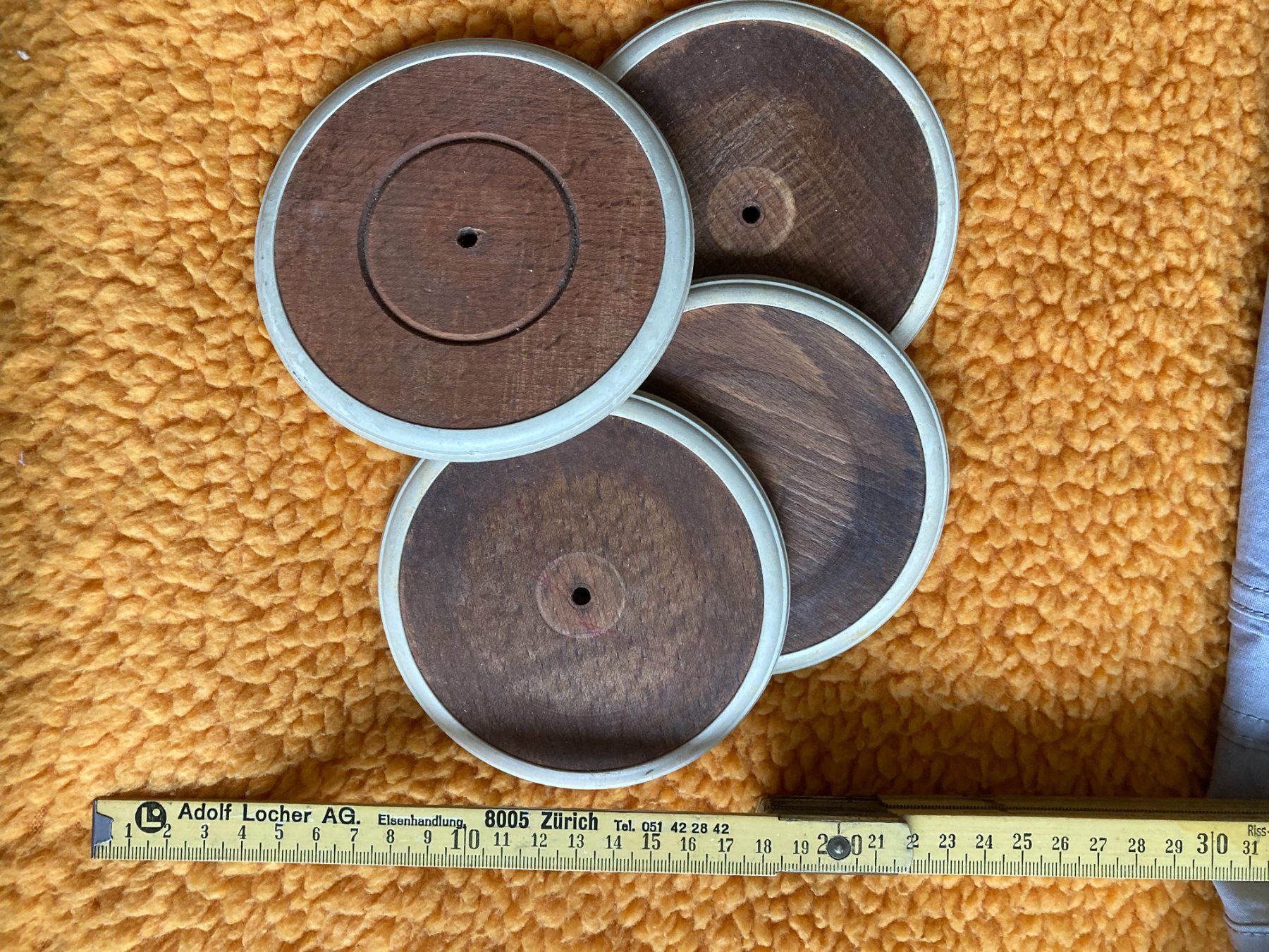 Articoli in legno: 4 ältere Holzräder ca von 1960 – Usato da Pfäffikon SZ venduto da Fam.104