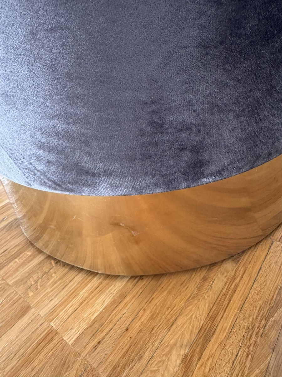 Hocker: Sitzhocker oliv Samt – Gebraucht aus Pfäffikon SZ von biomango 2
