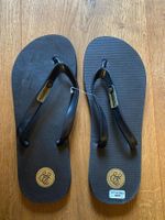 Flip flops in schwarz. Grösse für Füsse bis zu 30 cm. (~45)