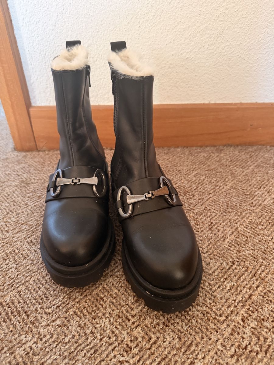 Scarpe da donna: Winterstiefel made in Italy – Usato da Nidau venduto da SBern123