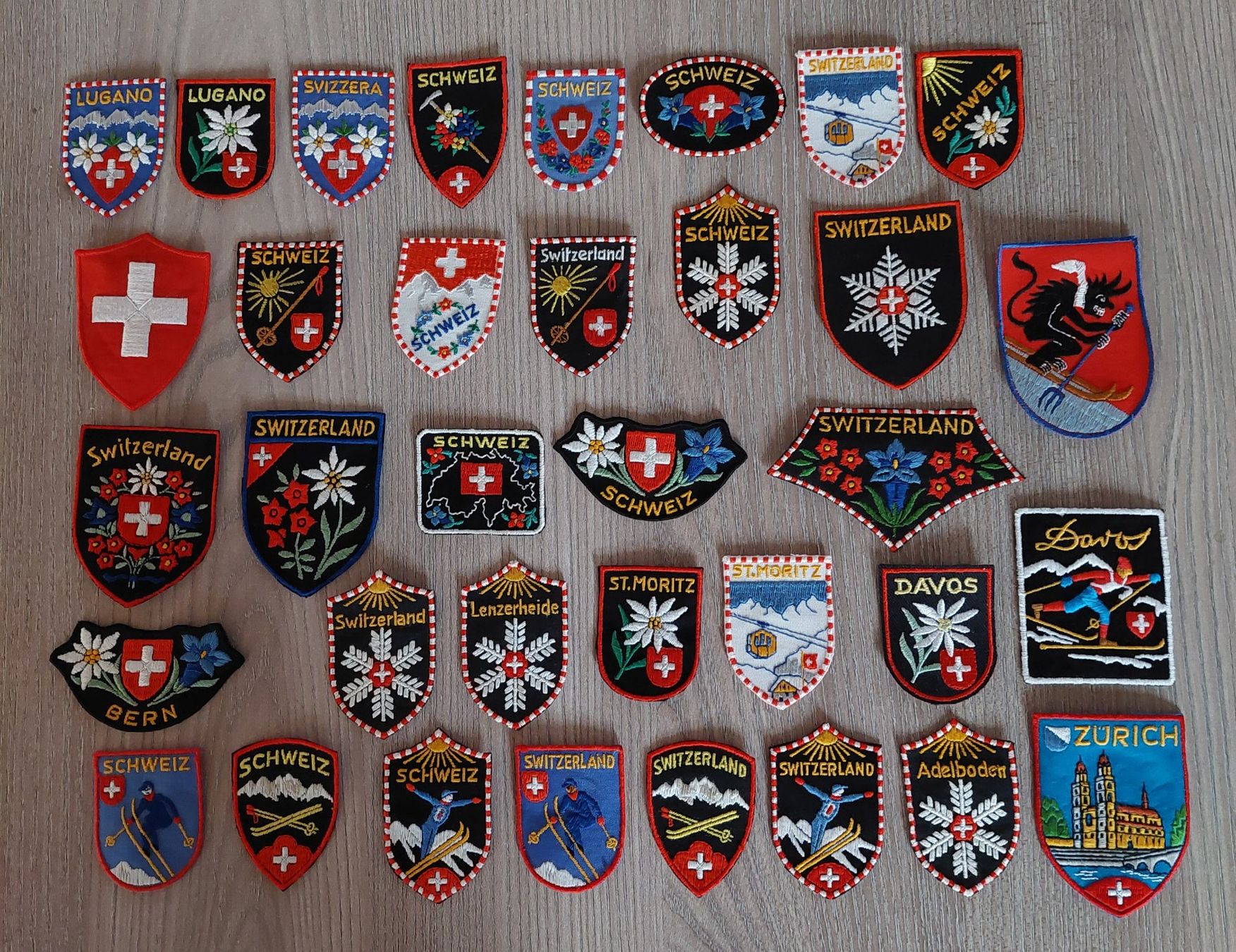Swiss Plaketten & Abzeichen: Badge , Patch, Aufnäher Graubünden ; Steinbock+Wappen (50) – Neu (gemäss Beschreibung) aus Schwarzenbach SG von Rigus 2