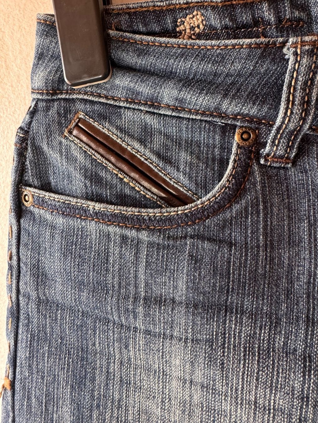 Jeans: Kurze Jeans Gr. 36 – Usato da Grosswangen venduto da SALE_SALE_SALE 4