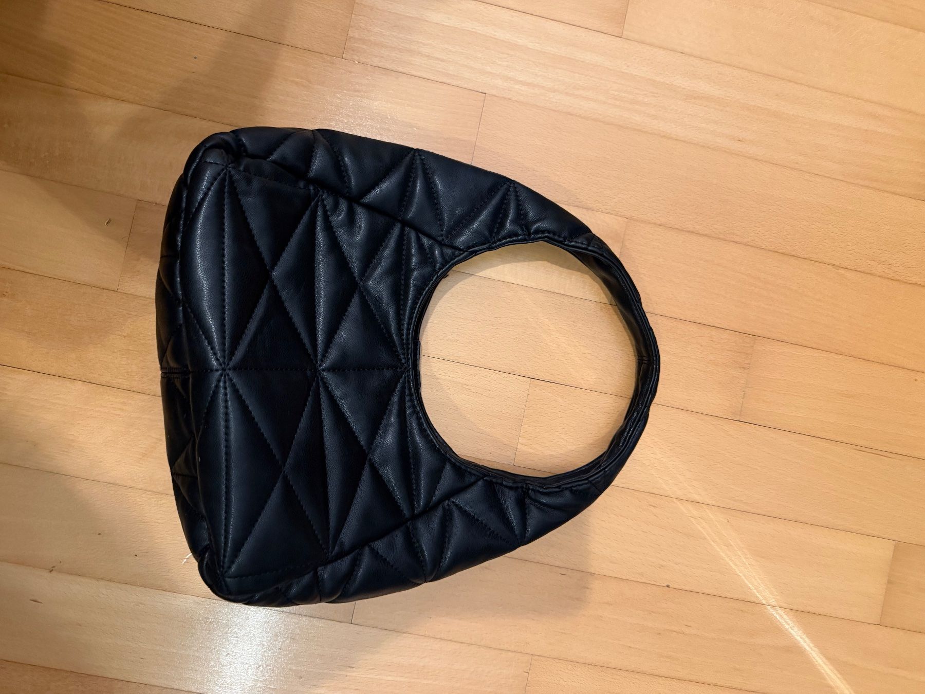 Mango Taschen für Damen: Schwarze Handtasche Schultertasche Mango – Gebraucht aus Solothurn von alaradyl 1