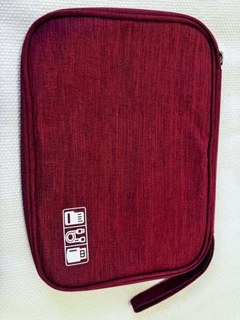 Reisetasche für Ladegeräte und Elektronik
