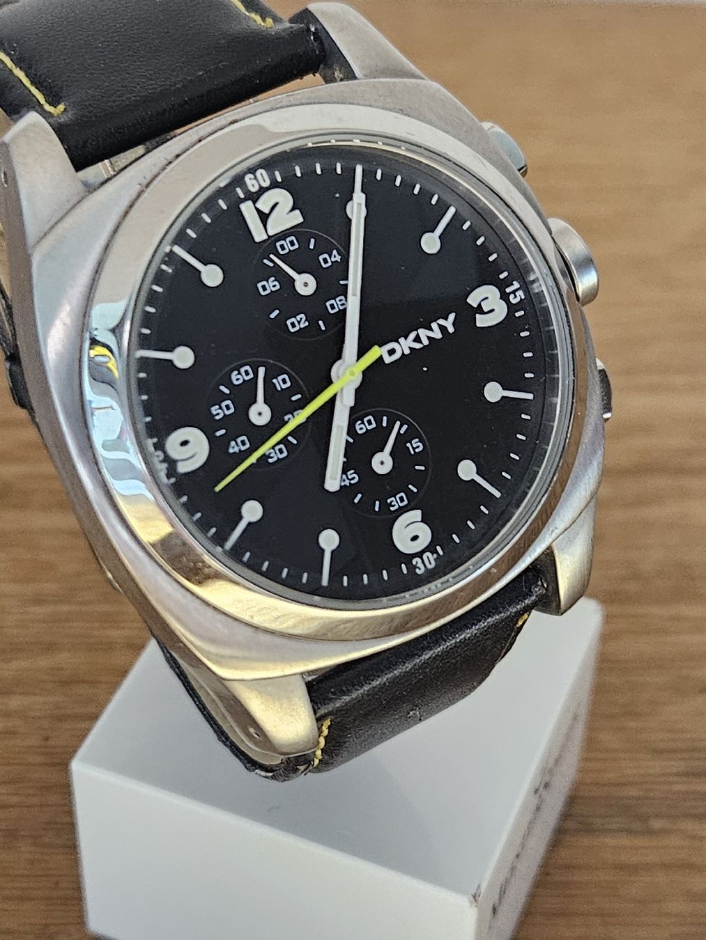 DKNY Orologi: DKNY Herrenuhr Chronograph 45mm – Usato da Flamatt venduto da pie_f9zm 1