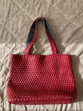 Shopper gross geflochtene Tasche