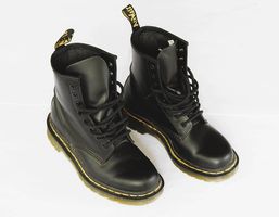 Dr. Martens Airwair 1460 W Black Smooth, Grösse 37 Damen