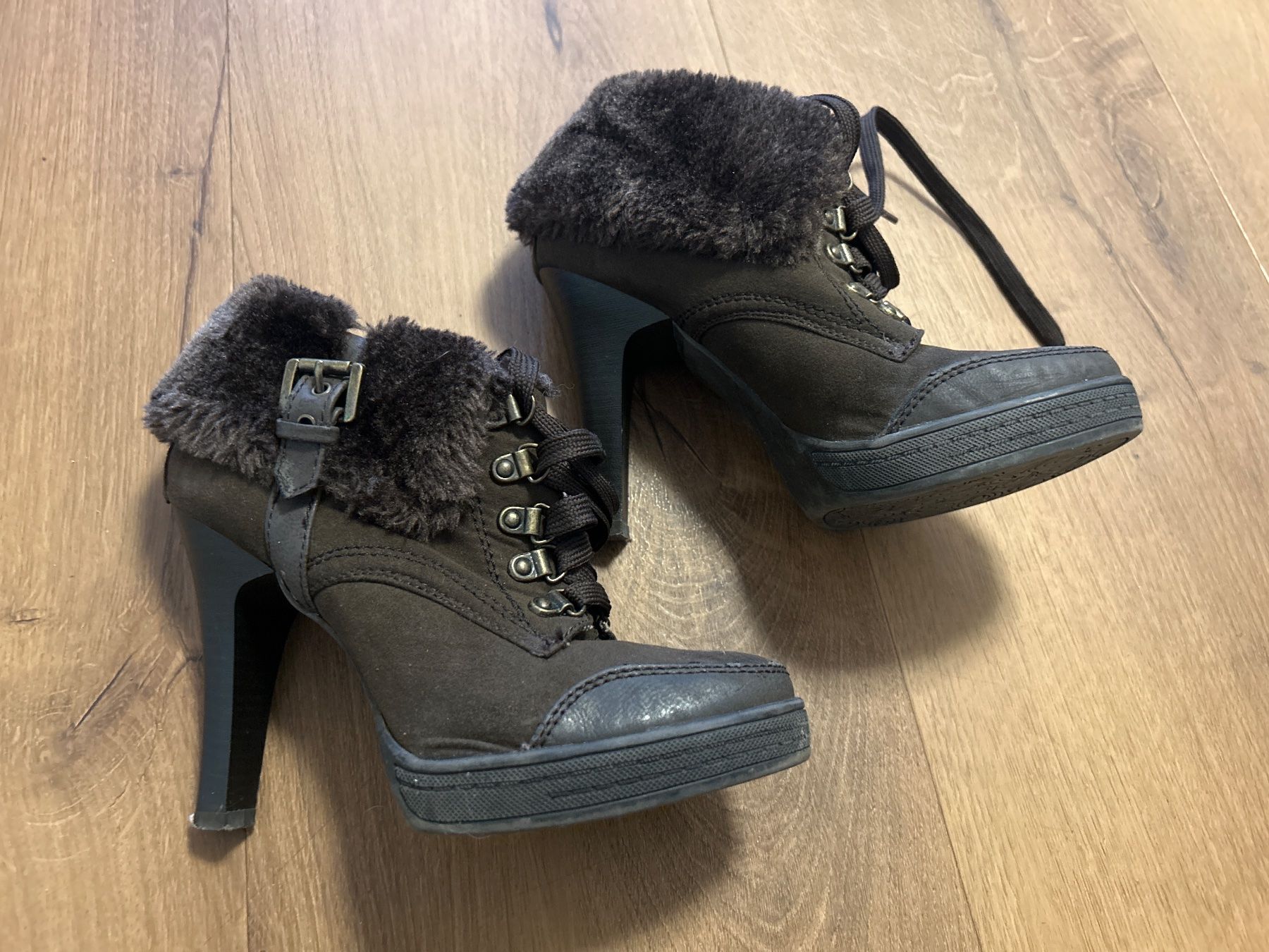 Scarpe da donna: Stiefeletten mit Absatz, Gr. 36 Top Zustand! – Usato da Regensdorf venduto da Spyke55 1
