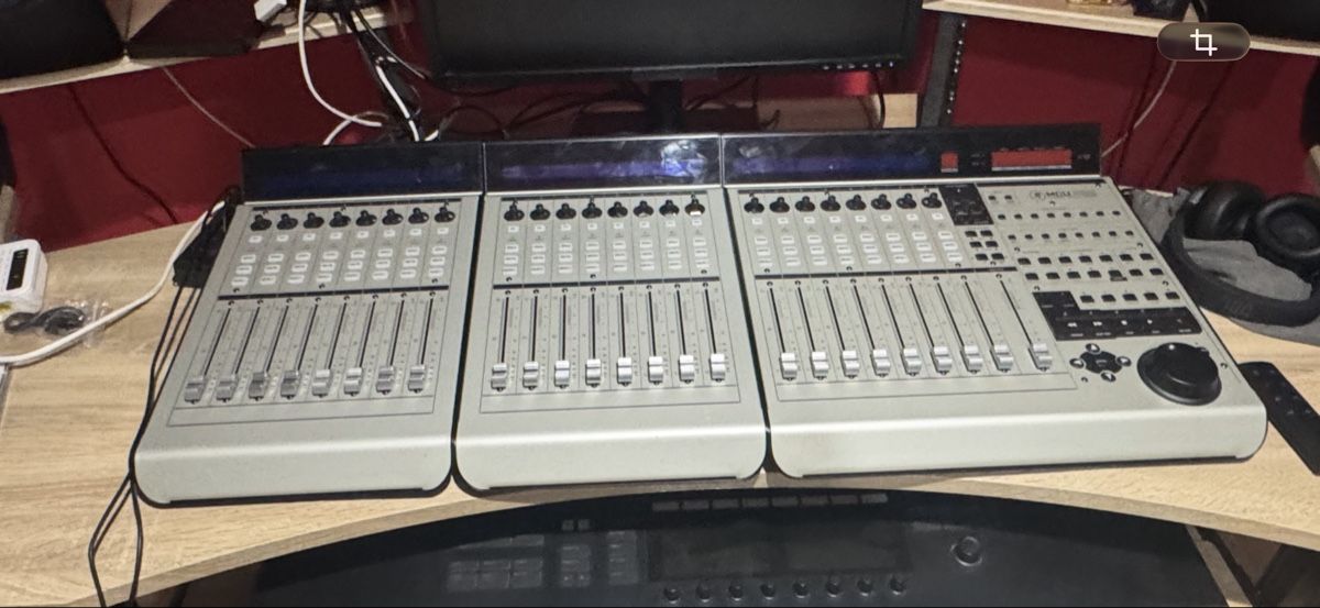 Mackie Console di mixaggio: Contrôleur Mackie + extension – Usato da Corbeyrier venduto da ant_2r6l 1