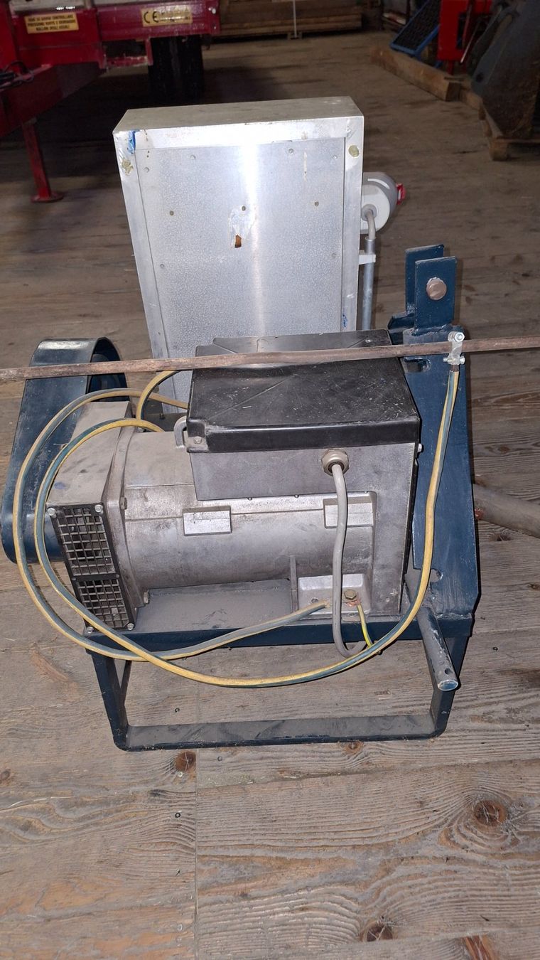 Tutte le macchine: Zapfwellengenerator – Usato da Weissenstein b. Solothurn venduto da sewe09 1