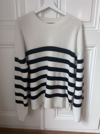 Pull &Other Stories M