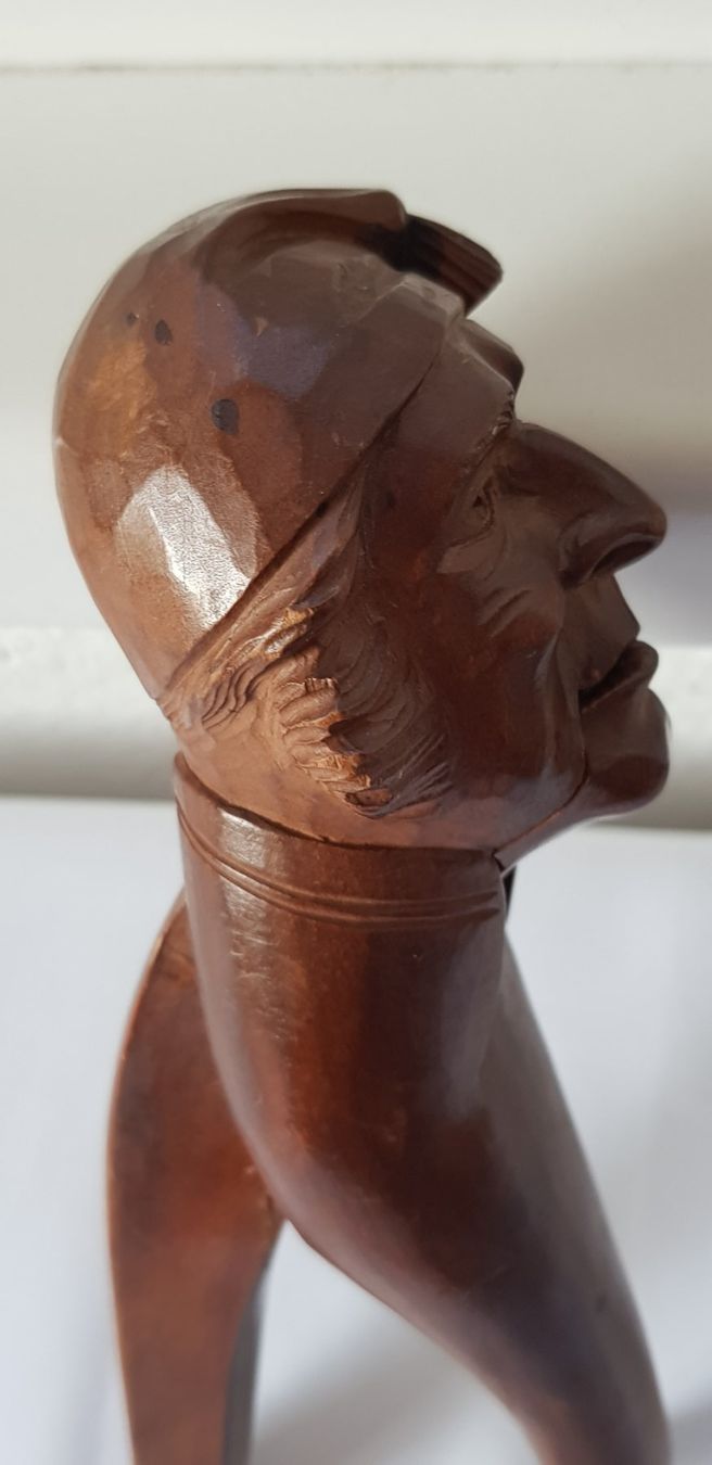 Statuette: Nussknacker "Männli mit Zipfelmütze" geschnitzt Brienz – Usato da Dällikon venduto da Toyfan 3