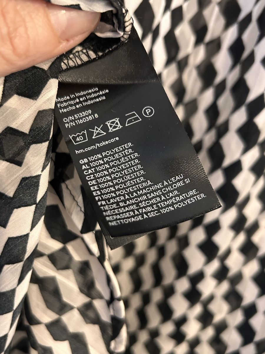 H&M Chemisiers: Bluse von H&M, Grösse M, schwarz-weiss – Neuf (Voir description) à Erlinsbach SO par hallon480 4