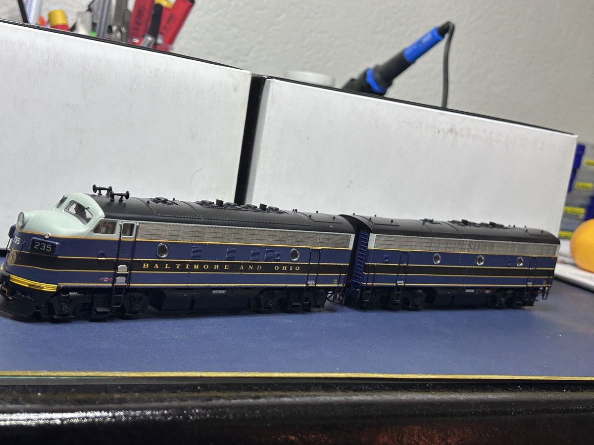 Broadway Modelleisenbahnen: EMD F7A/B  Baltimore & Ohio , DCC Ready – Neu (gemäss Beschreibung) aus Leuzigen von  5