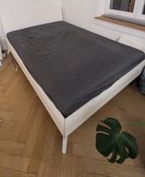 Weisser Bettrahmen 140cmx200m mit Lehne