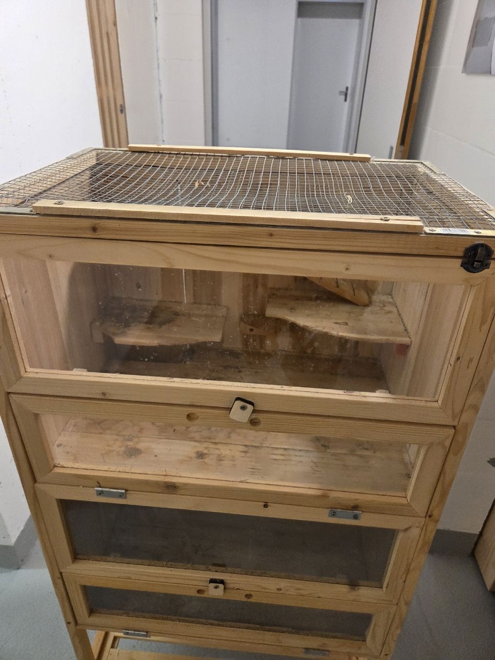 Käfige, Transport & Sicherheit: Nagerkäfig aus Holz – Gebraucht aus Wohlen AG von Hanaya 1