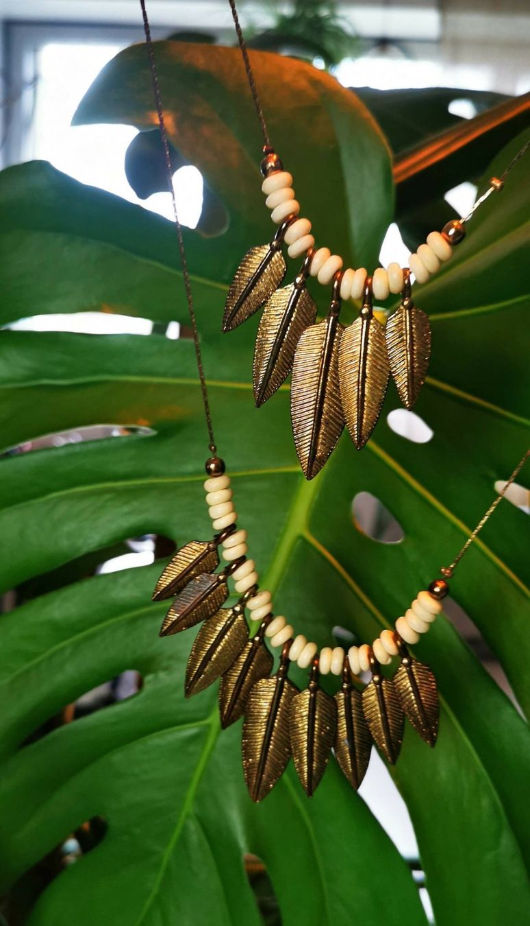 Catenine: Spanische Boho Halskette mit Federn, Modeschmuck in Gold – Usato da Wettingen venduto da JasminL92-4 1