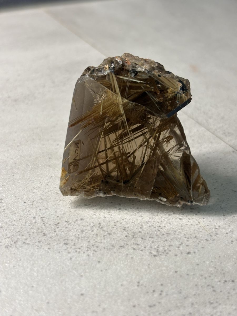 Mineralien & Heilsteine: Rauchquarz mit Rutil + Hämatit ca5x5x5cm ca90g – Gebraucht aus Zürich von mbi_5bsz 1