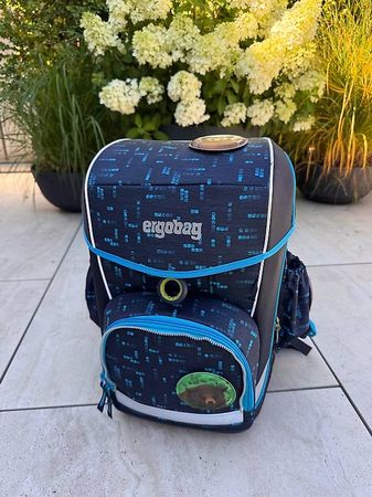 Ergobag Schulthek inkl. Regenschutz (3 Monate gebraucht)