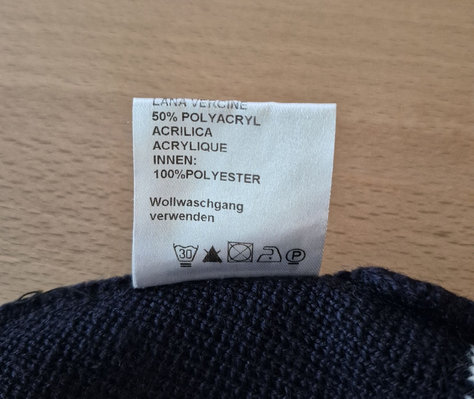 Copricapi, berretti & cappellini: Winterkappe - Tirol – Usato da Volketswil venduto da SwissAir86 3