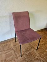 Sechs Stühle