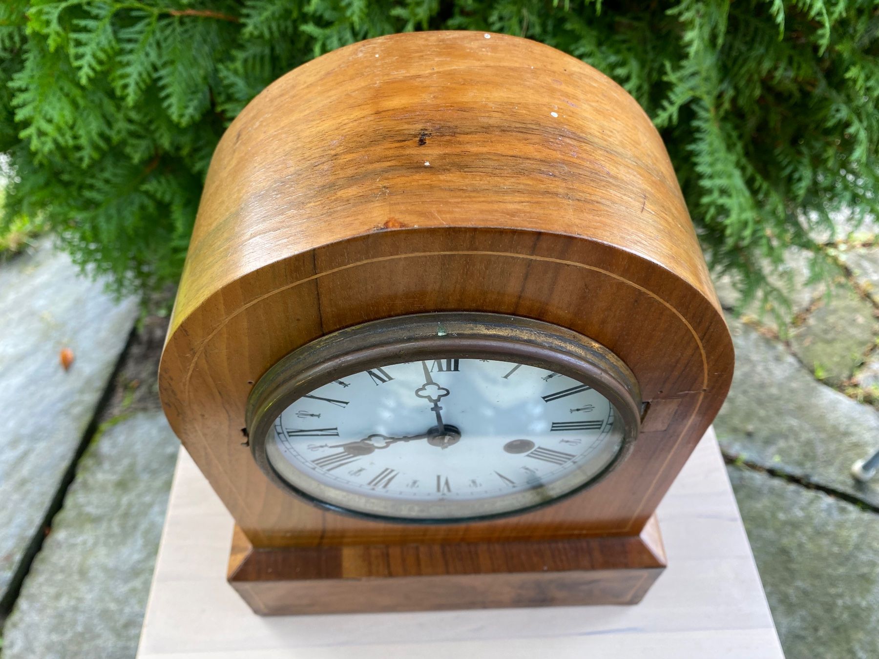 Stand- & Wanduhren: schöne antike Tischuhr aus Holz – Gebraucht aus Feldbach von Olive1 1