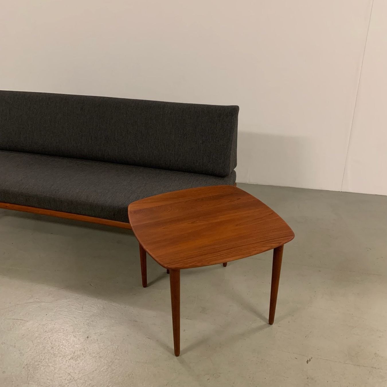 Tavoli: MidCentury Teak Couchtisch Sofatisch 60er – Usato da Basel venduto da MidMod20C 8