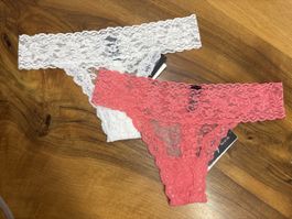 2x Strings mit Spitzen Grösse 36