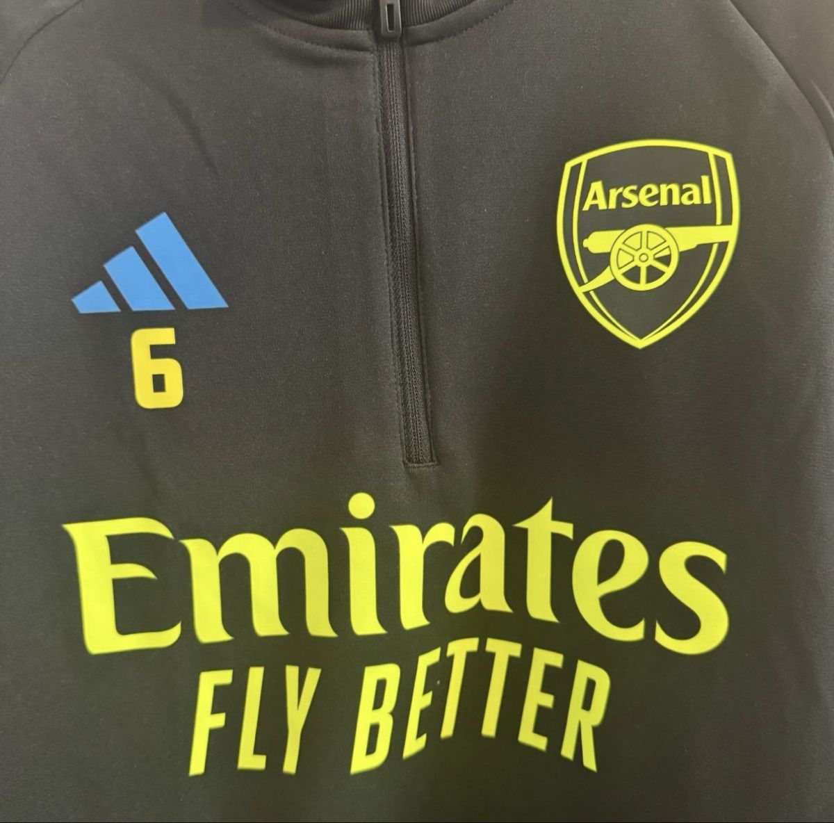 Adidas Canottiere & Pantaloni: Arsenal 23/24 Training Shirt – Nuovo (secondo la descrizione) da Sursee venduto da giu_205 2