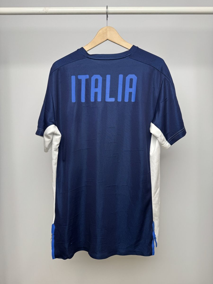 Puma Canottiere & Pantaloni: Italy 17/18 training shirt – Usato da Baden venduto da Timelessthreads 1