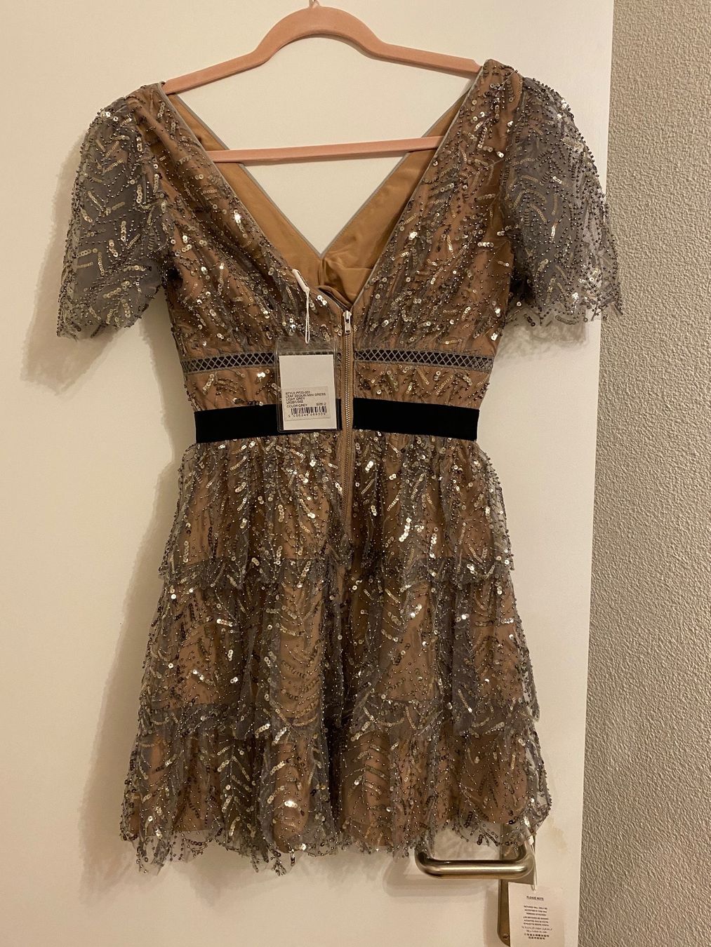 Self-Portrait Kleider: Self-portrait sequin mini dress NEW – Neu und originalverpackt aus Kilchberg ZH von roz_qcj7 2