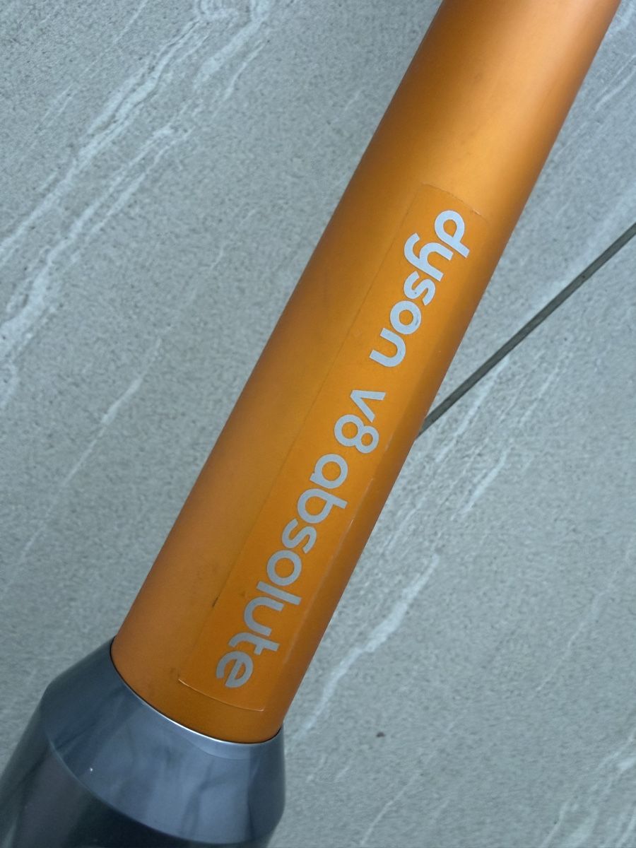 Dyson Aspirapolveri & Accessori: Dyson V8 absolut – Usato da Zumikon venduto da DesdeSalta 1
